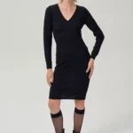 Sukienka z wełny merino prosta czarna